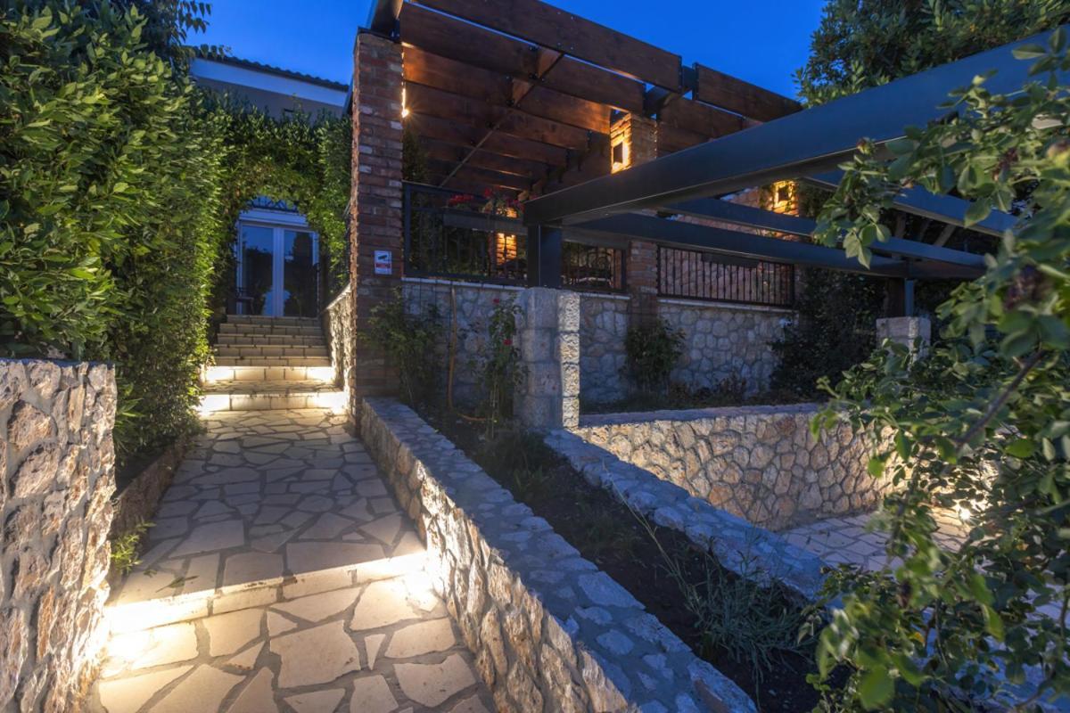Cvrk Family House Novi Vinodolski Eksteriør billede